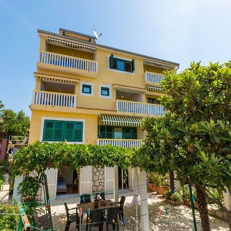 Apartments Neno Crikvenica Exteriör bild